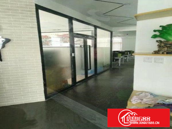 横岗永湖地铁站楼上精装1750平方送精装修厂房