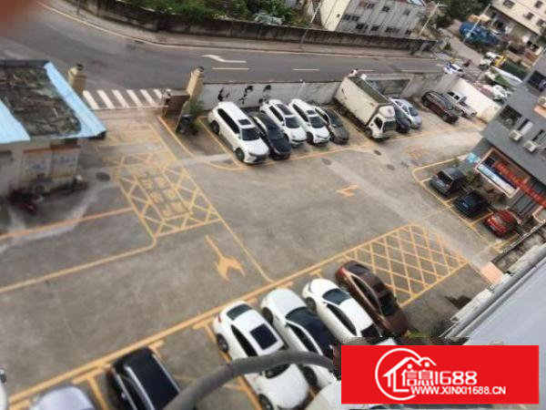 简约办公室或存储5楼的第四层