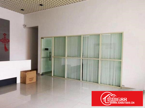 新四新出一楼1550平方，厂房现成装修