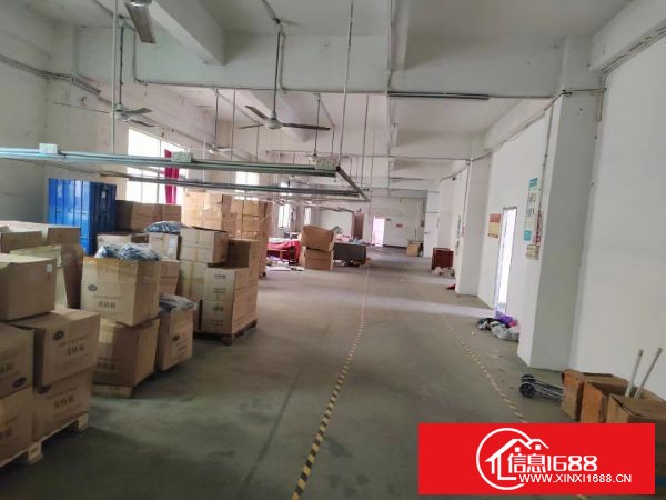龙岗爱联独院厂房楼上整层700平，水电齐全！独立办公室2间