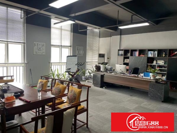 龙岗宝龙南约地铁站附近高新园区新出三楼650平方，带装修，现成水电