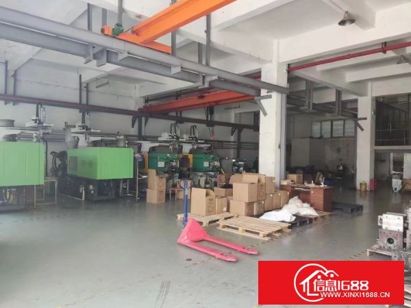 东莞大岭山镇，杨屋村，龙大高速出口附近，工业园区标准一楼700平方，现成装修，行车