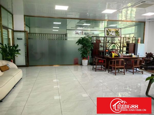 龙岗中心城2楼整层1300平方、带装修水电齐全、价格优惠、拎包入住！