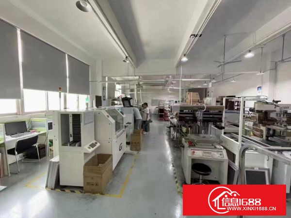 石岩应人石原房东厂房楼上680平 现成办公室装修，前台业务室 带吊装口，价格便宜