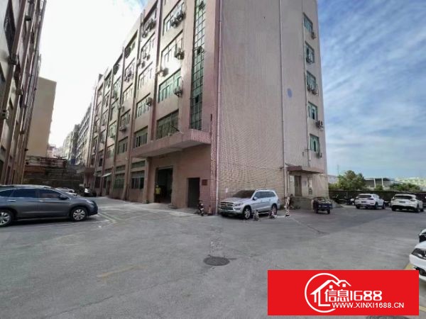 石岩应人石原房东厂房楼上680平 现成办公室装修，前台业务室 带吊装口，价格便宜