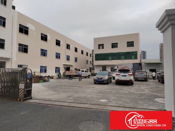 龙岗宝龙独院厂房加宿舍5930平方，主干道第一排， 园区形象好，空地大