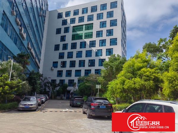 龙岗宝龙高新产业园出租五楼整层3300平方，带县城办公室装修小间无尘车间装修，不需转让费，合同长