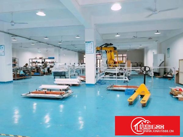 石岩塘头高速口一楼880平方，带一间办公室，一个仓库，全新地坪漆，价格超优惠