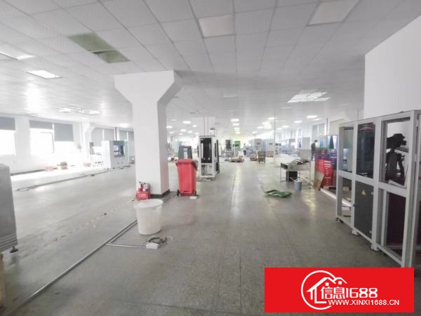 松岗燕川原房东厂房 独门独院三层4800平方，水电齐全 精装修办公室