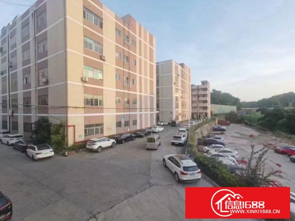 龙‮区华‬观澜福城街观光路四楼无‮车尘‬间厂房出租，面积550平米，现‮水成‬电办公室