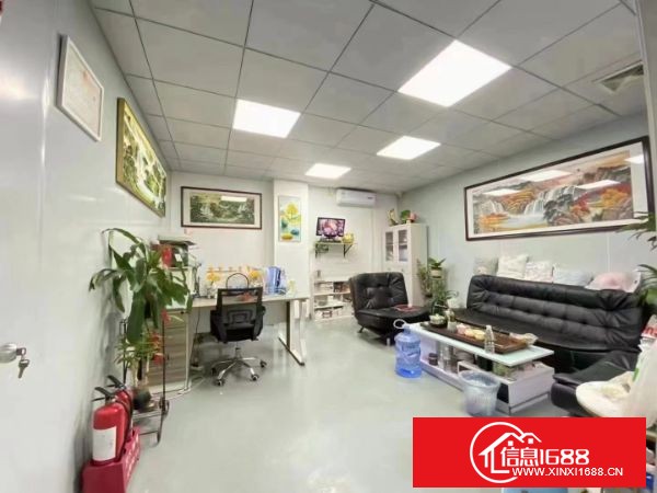 龙‮区华‬观澜福城街观光路四楼无‮车尘‬间厂房出租，面积550平米，现‮水成‬电办公室