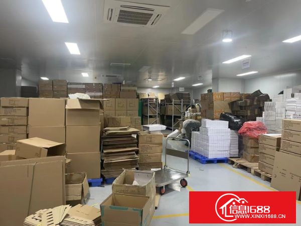 龙岗宝龙地铁口无尘车间厂房出租 二楼1300平米 （价格面议） 合同3到5年