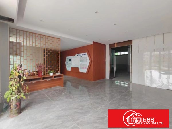 松岗原房东独门独院 两层厂房2500平方 ，有简易装修，有电梯，可分租