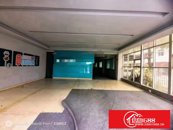 东莞大岭山厚大路原房东单一层独院4300平方，宿舍+办公400平方，总面积4700平方，实际面积出租，300平方起租