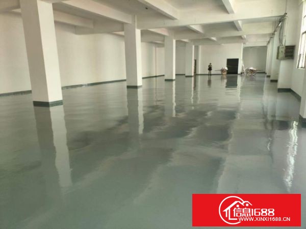 龙华大浪原房东厂房直租，工业区已全部翻新，现B栋三楼500平，一楼880平，C栋三楼880平、二楼480+440平全带全新地坪漆