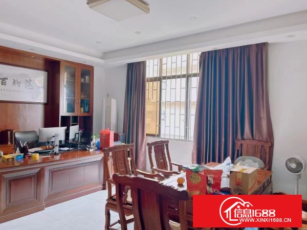 东莞凤岗官井头原房东实际面积出租4楼760平方，报价16块，0公摊，全部现成装修