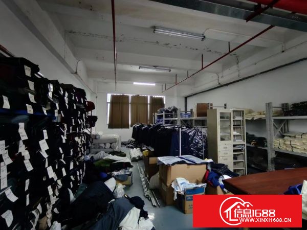 布吉丹竹头工业园新空出楼上1200平方厂房出租，交通方便，生活配套设施齐全，原房东直租