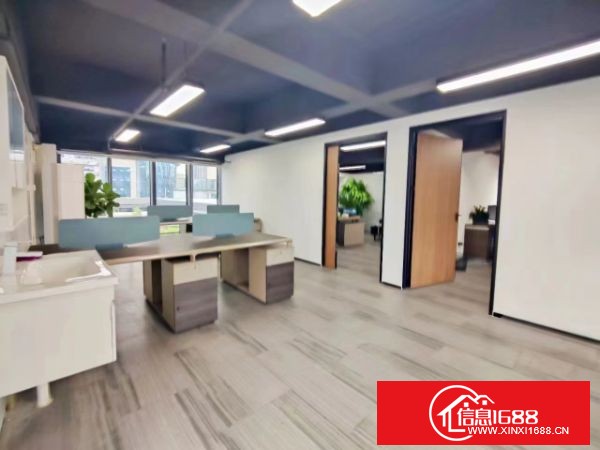 龙华油松小独栋290平办公室出租，坐拥上下两层，一层2隔间，二层2+1格局，精装交付