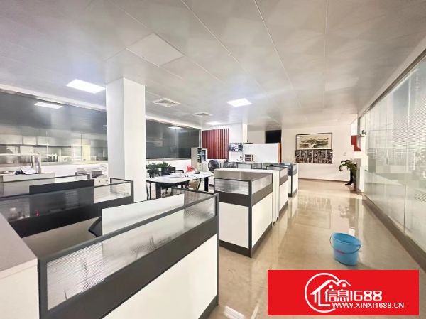 龙华新区观澜大水坑   独栋厂房1-2层2800平方，二楼豪华装修