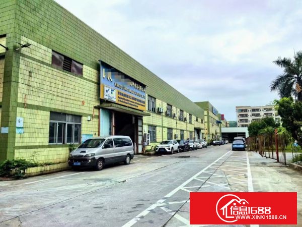 东莞大岭山大岭村 7月底待新空出钢构9000平方，砖墙到顶，滴水8米，中间无柱子，花园式园区，大小面积分租