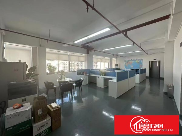 坂田地铁口零距离秀峰工业城5楼400平米办公室，3+1格局，拎包入住，可以带办公室桌椅