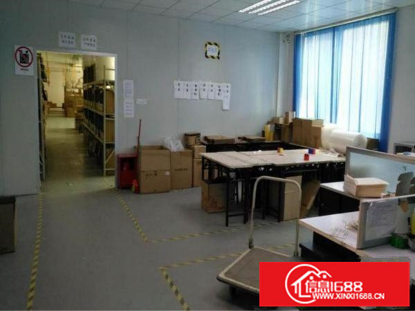 平湖广场工业区三楼现成装修厂房300平米招租