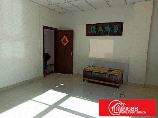 龙岗区嘉华路新出标准厂房二楼800平方带精装修办公室出租