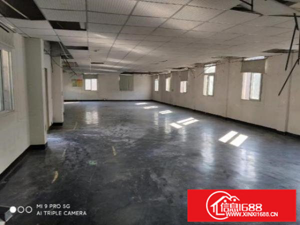 村委厂房(三楼)出租，带装修。