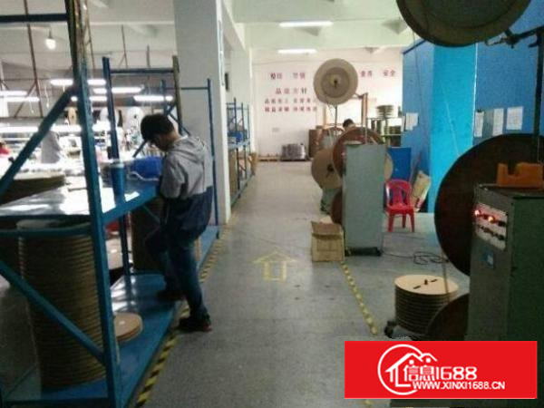 出租坪山新区龙坪路1楼1300平方厂房，水电齐全精装修