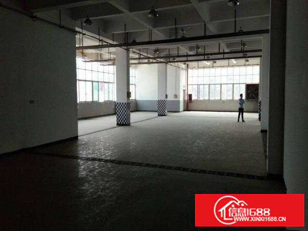 龙岗区平湖鹅公岭楼上1760平方标准厂房出租