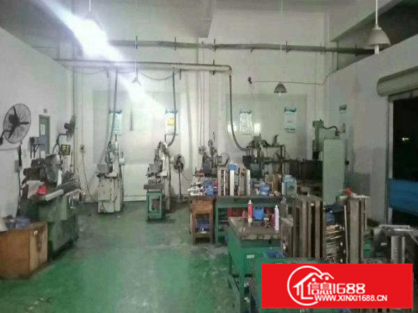 出租龙岗区平湖一楼1200平米现成装修带航车厂房