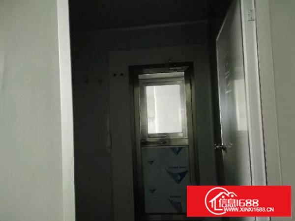 厂房位置沙井民主锦程路边上，楼上无尘车间。280平。