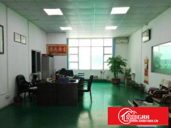 石岩汽车站1楼带装修厂房650平出租，拎包入住，适合电子