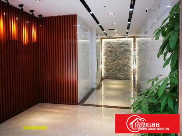 横岗荷坳3楼530平精装厂房出租，可办环保，面积实在公摊小