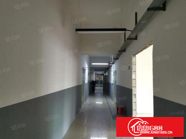 横岗永湖地铁口200平带电梯厂房出租，可分租带装修有电梯