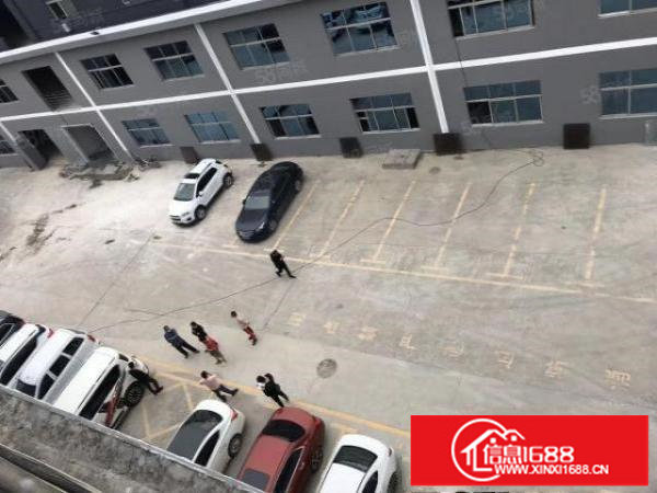 观澜新田楼上400平，有地坪漆，无转让