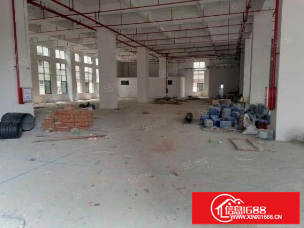 寮步镇全新厂房可办环评型像好，电梯可把小车升到楼顶，带客梯！