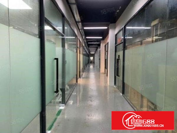 （独门独院）汽车站旁，楼上200平办公加车间，精装修，带前台