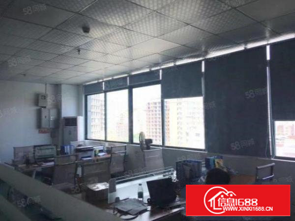 石岩大型孵化产业园楼上精装厂房950平，现成办公室出租