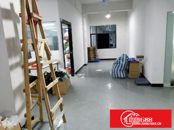 450平精装修厂房转租。