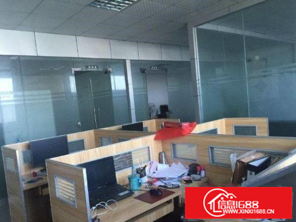 出租龙岗区浪背2楼3000平方米，交通便利