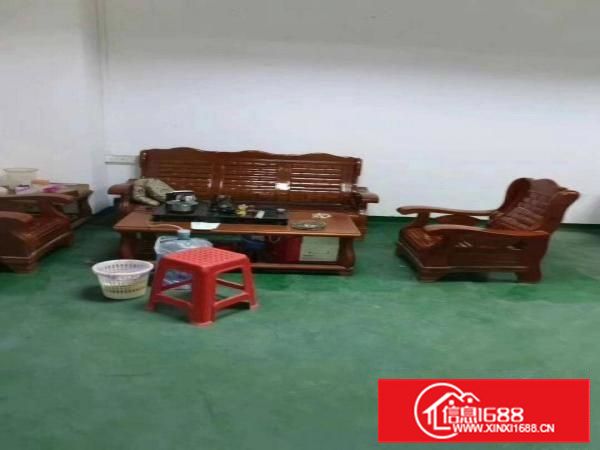 乌沙大润发旁二楼360平厂房出租，5000块全包