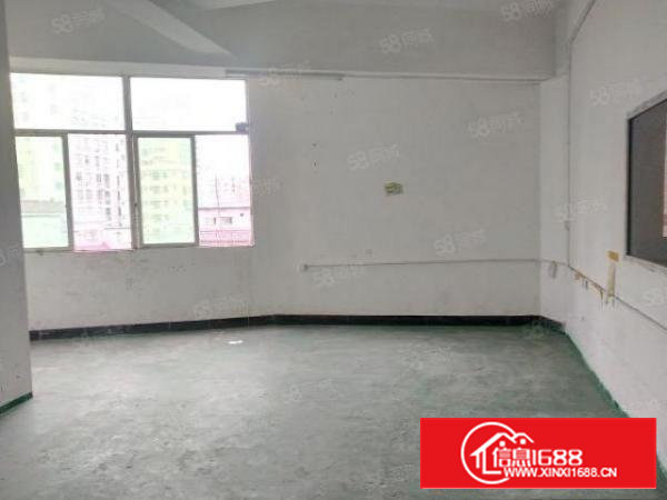 西乡，碧湾路，宝安大道边上新出楼上厂房360平，带装修水电