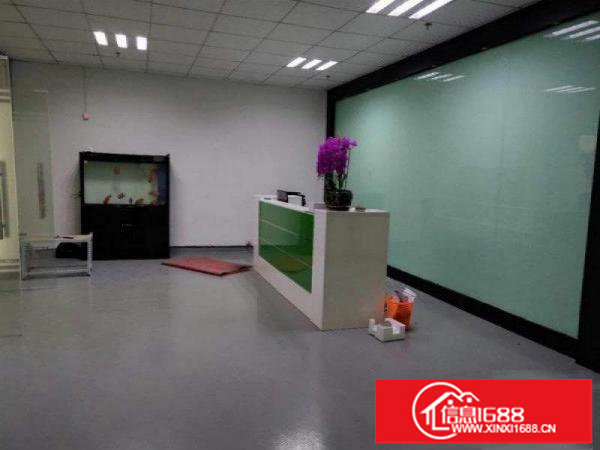 龙岗坪地坪西新出楼上980平精装修厂房出租可分租