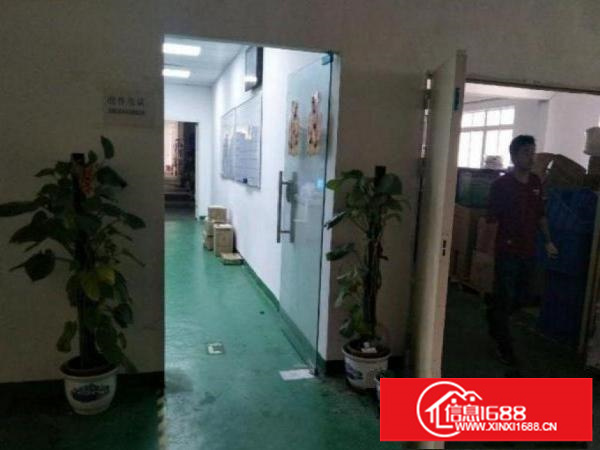 布吉建盈工业区个人厂房出租，二楼1300平方带装修