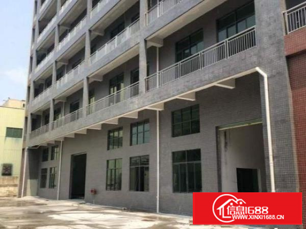 标准厂房共六层，靠东部快速一公里