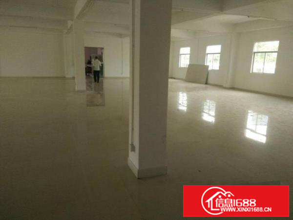 平湖富民工业区一二楼厂房1200平方带装修急租