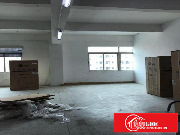 布吉带办公室厂房，年底特价，价格好谈，靠近地铁站