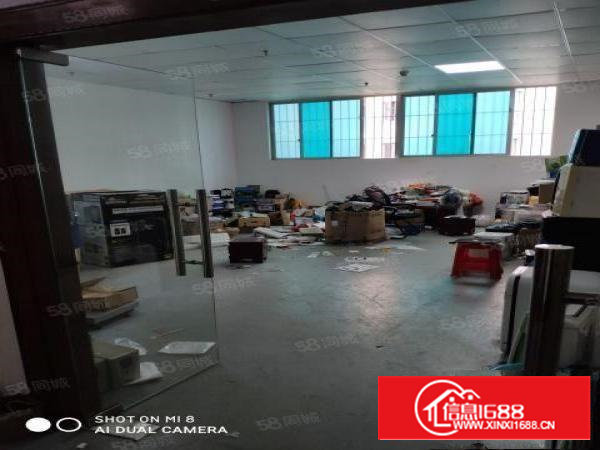 无中介费用350平米仓库出租可办公