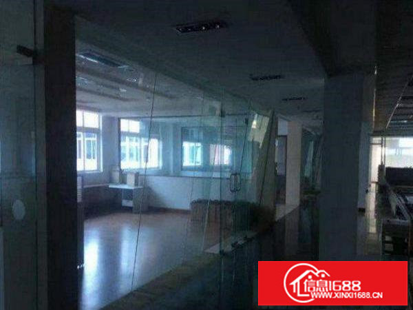 平湖良安一楼1000平米带豪华装修厂房招租